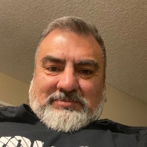 Meet your Posher, Carlos